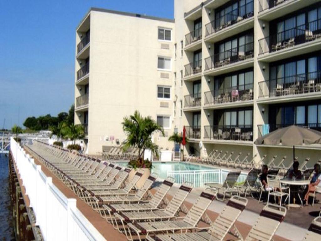 Pier 4 Hotel Somers Point Exterior photo